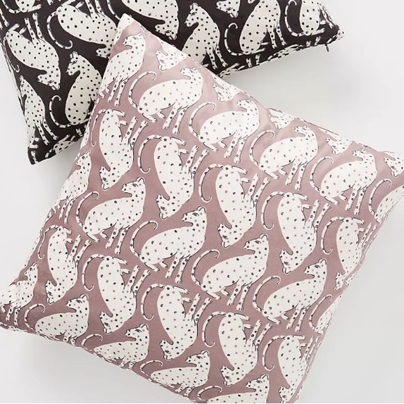 Anthropologie Cecily Velvet Feline pillow - Picture 1 of 6